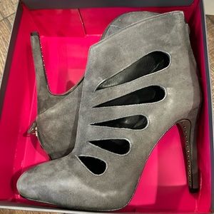 Gorgeous grey suede Rebecca Minkoff booties size 11